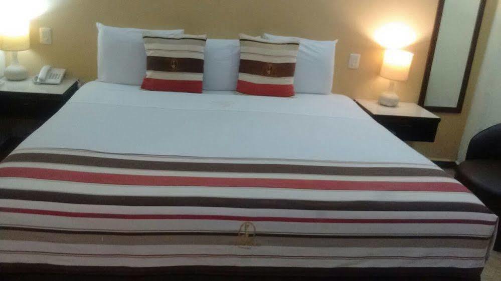 Madero Suites Коацакоалкос Екстериор снимка